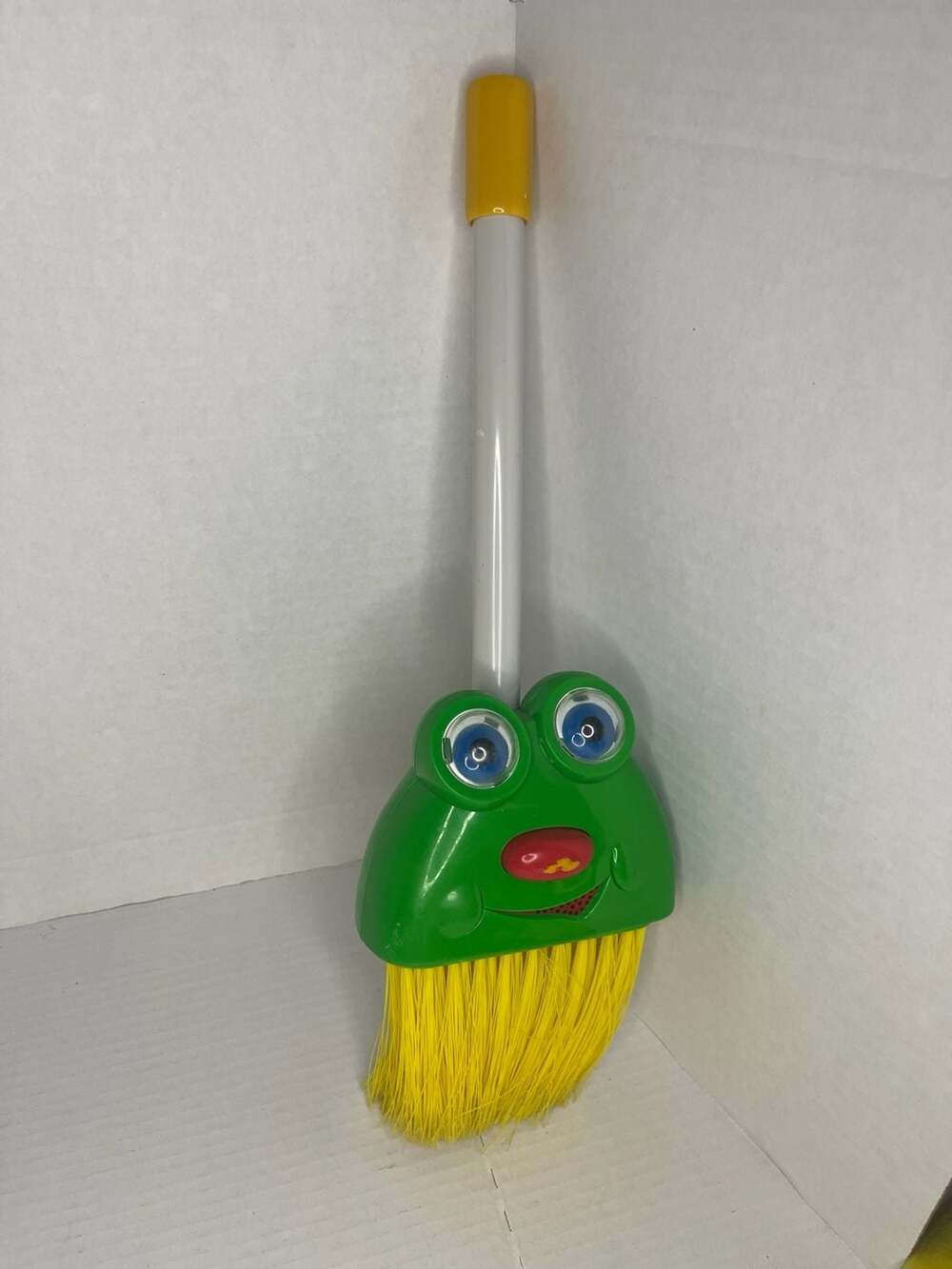 Kidz Delight Silly Sam Talking Broom Toy